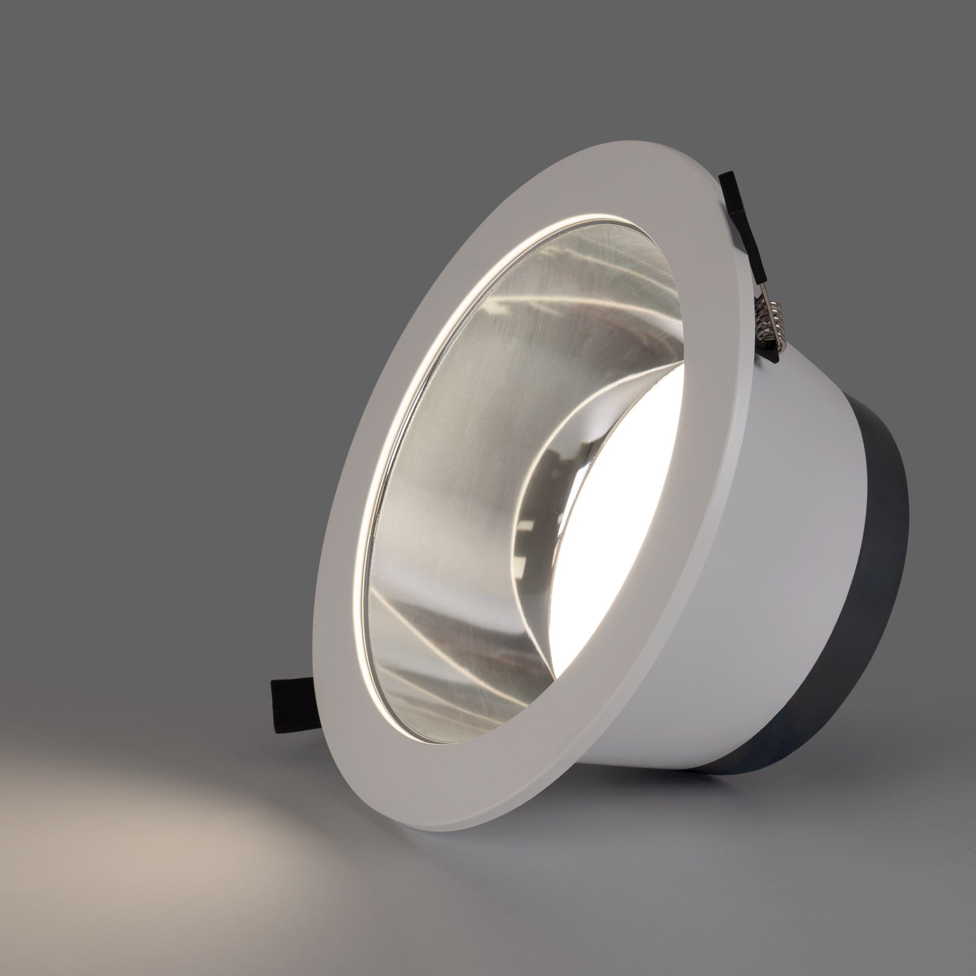 Downlight LED IP44 potencia ajustable 20W/25W/30W - CCT - 100lm/W - Corte Ø 200mm