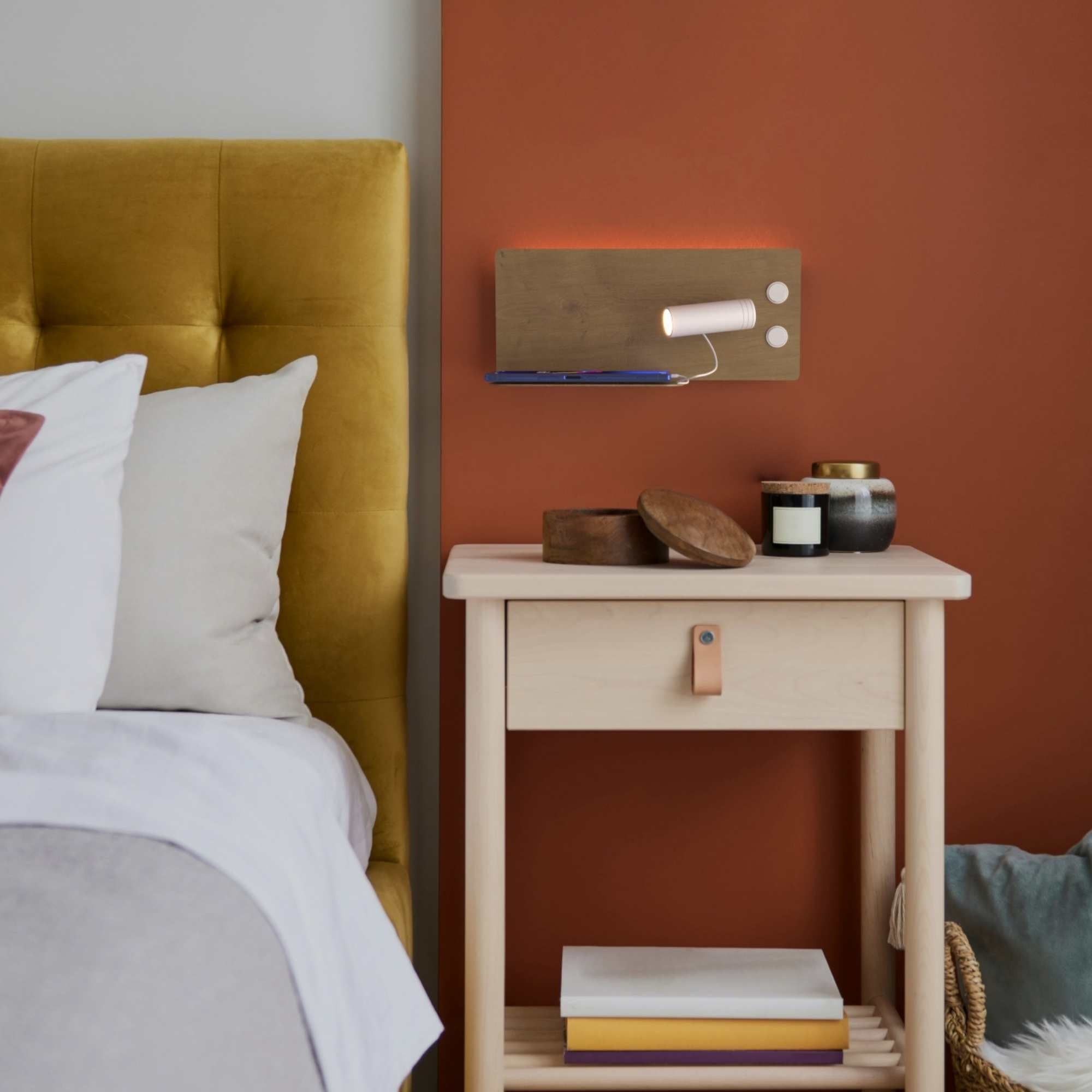 Aplique de pared para lectura con puerto USB "Kerta" - Iluminación doble - 3W+7W