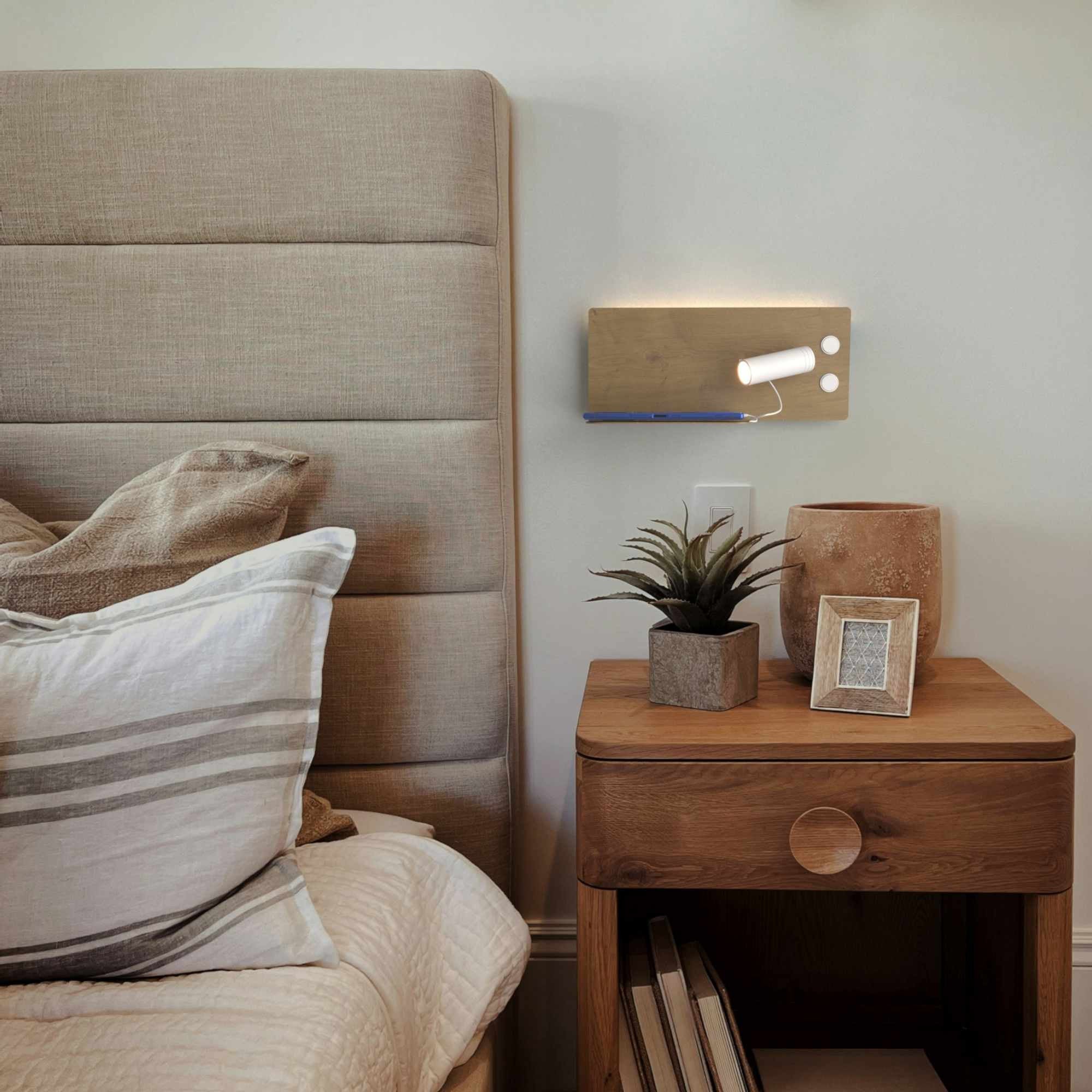 Aplique de pared para lectura con puerto USB "Kerta" - Iluminación doble - 3W+7W