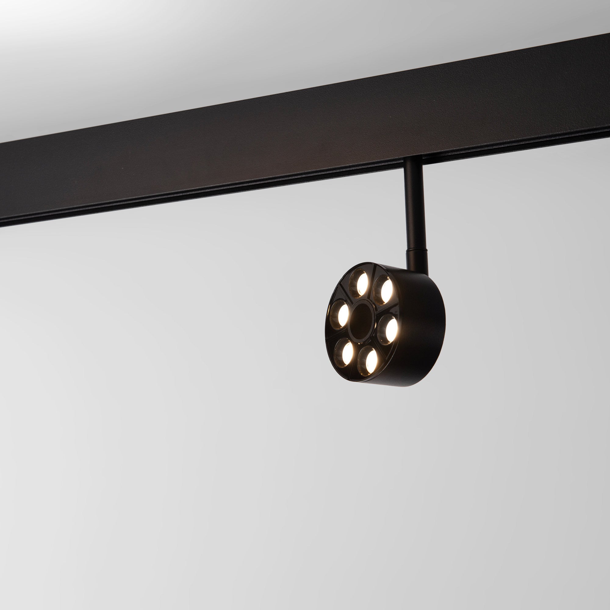Luminaria circular LED para carril magnético 48V - Ø7cm - 6W - CRI90 - UGR18 - OSRAM