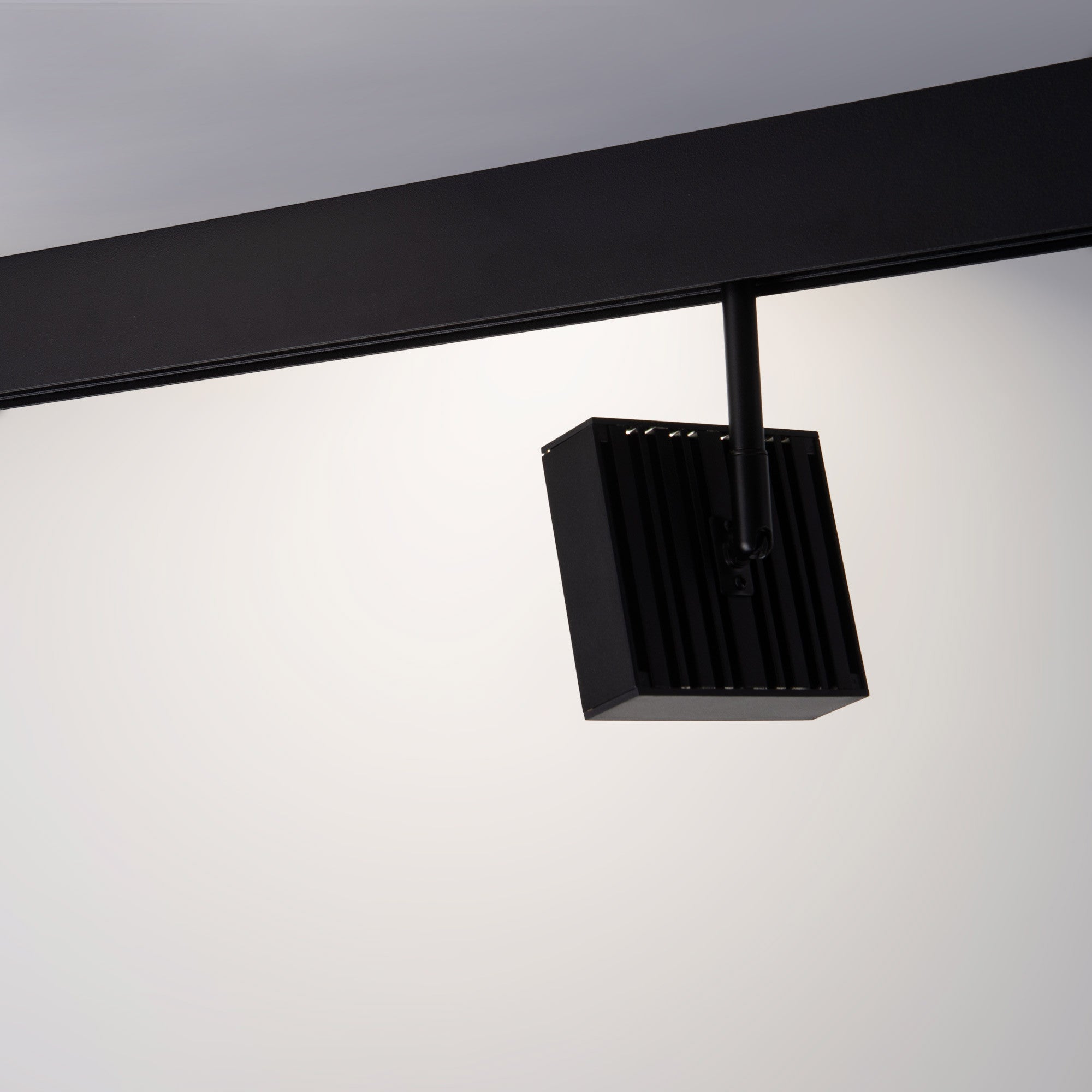 Luminaria cuadrada LED para carril magnético 48V - 9W - CRI90 - Chip OSRAM