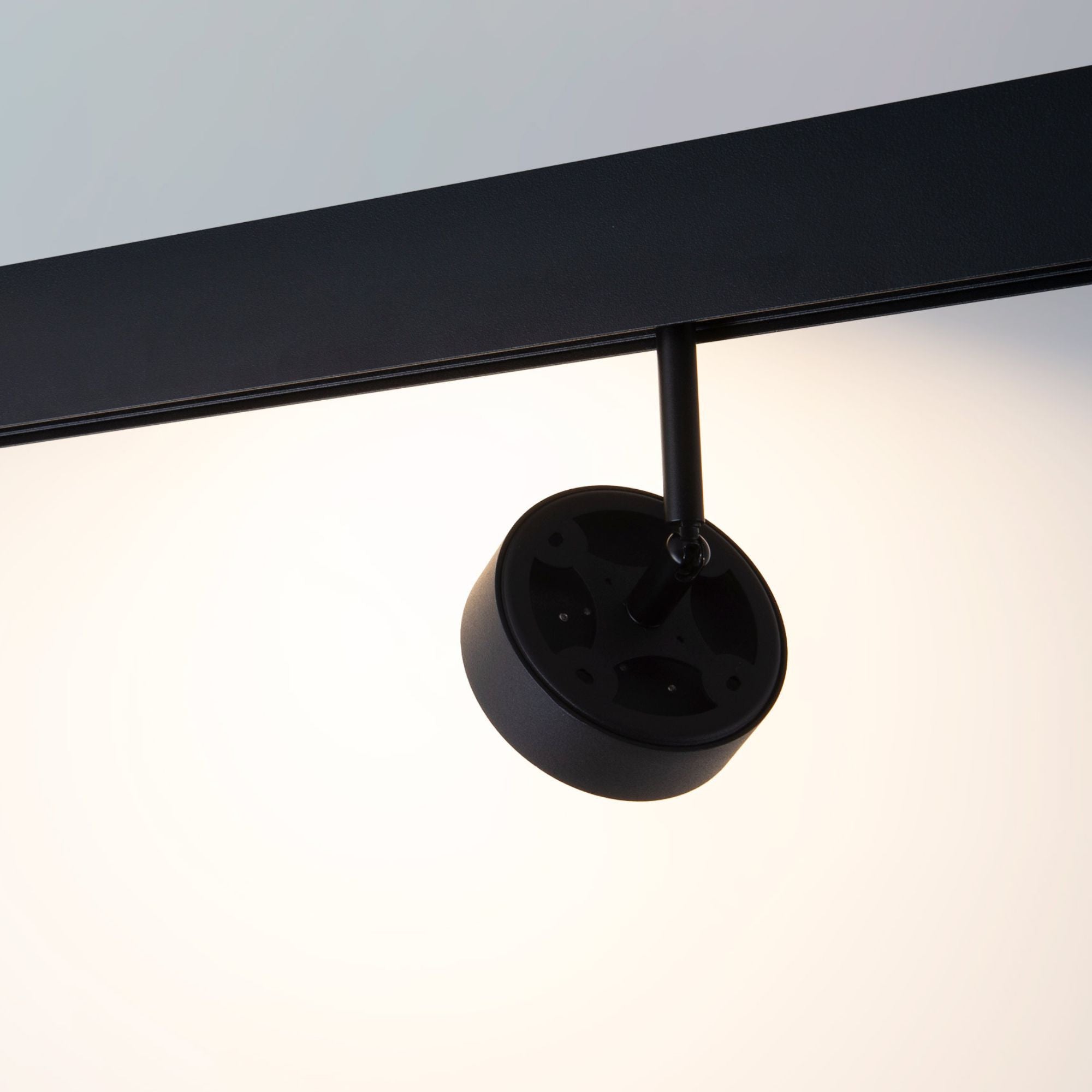 Luminaria circular LED para carril magnético 48V - Ø9.5cm - 12W - CRI90 - OSRAM