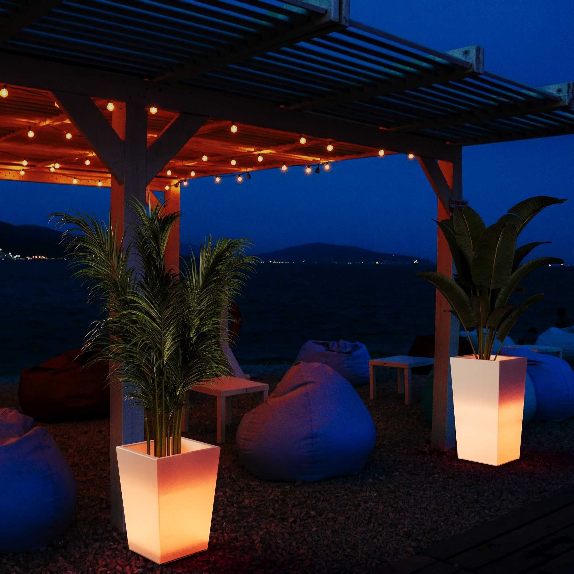Macetero cuadrado LED RGBW - 24W - Recargable - Mando a distancia