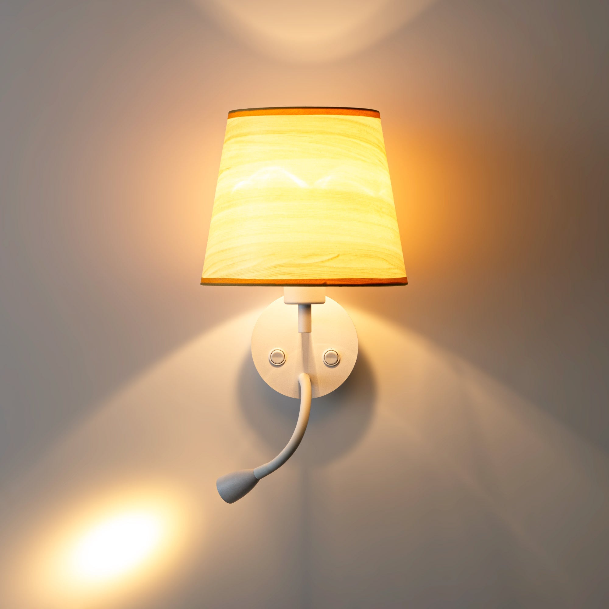 Aplique de pared para lectura "MAR" - E27 + Foco LED flexible