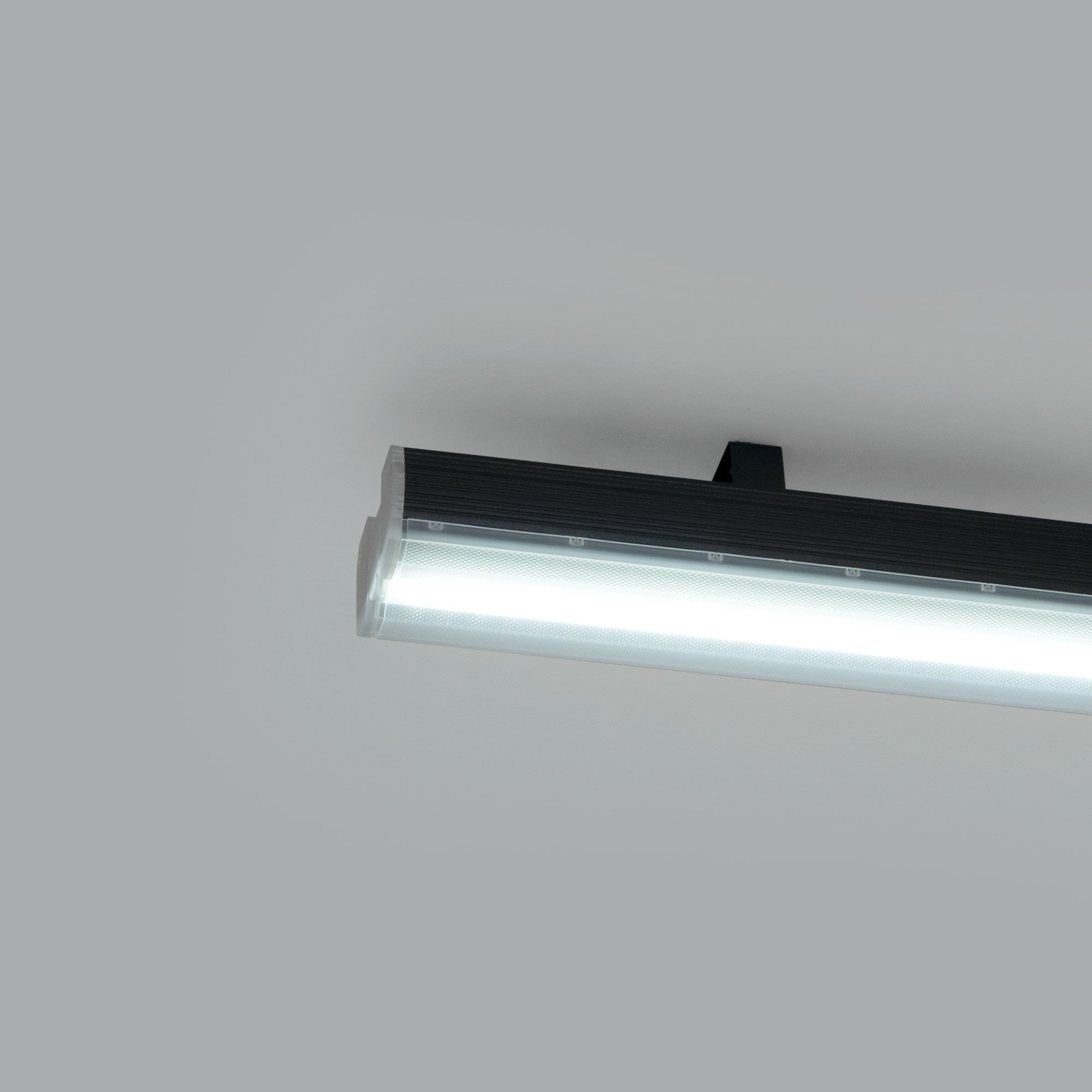 Barra lineal LED de alta potencia - 60W - 150cm - Enlazable - IP20