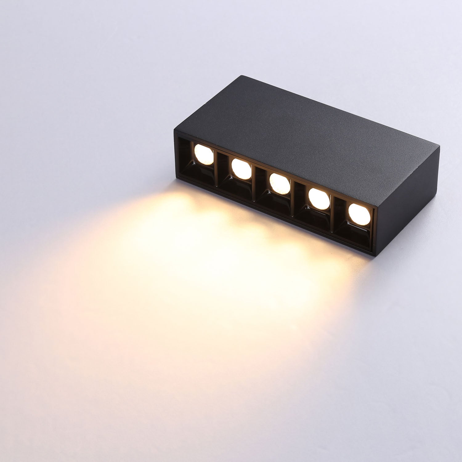 Foco lineal LED superficie - 10W - UGR18 - CRI90 - Chip OSRAM