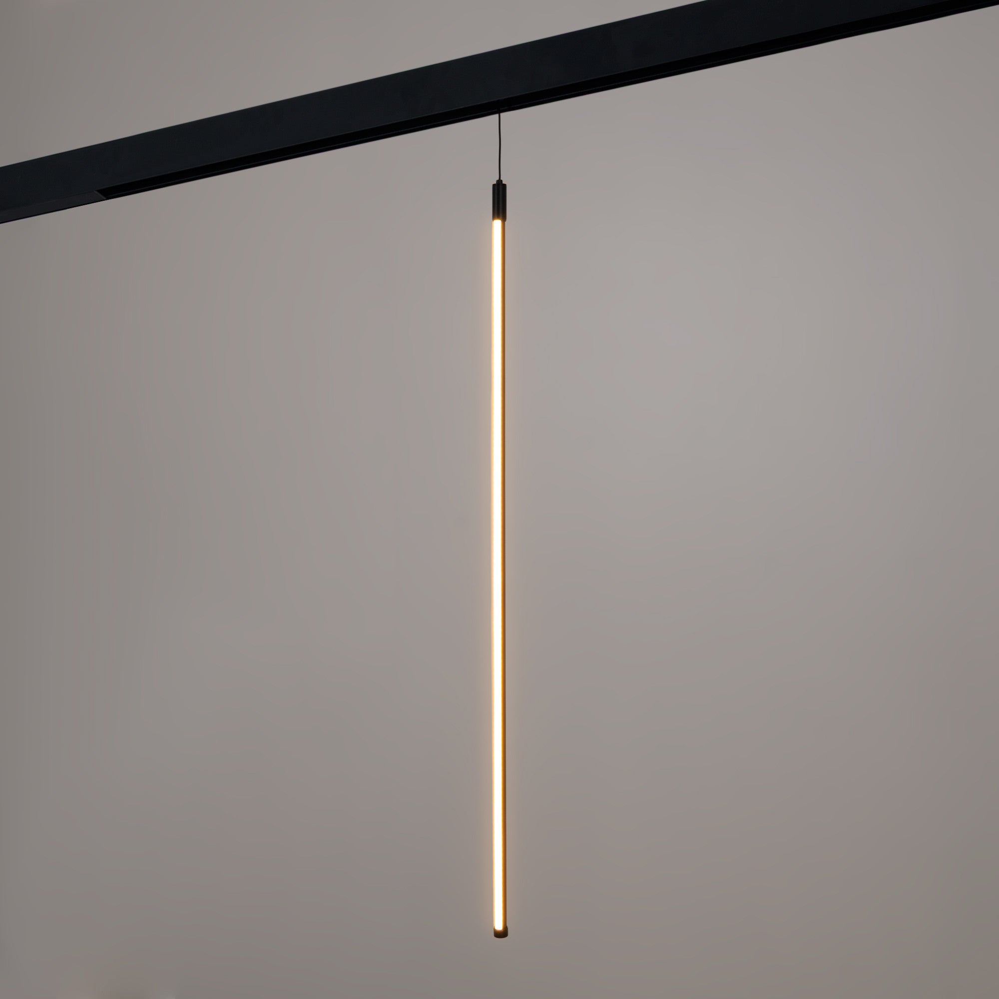 Lámpara colgante LED vertical para carril magnético - 48V - 18W - 2800K - Negra