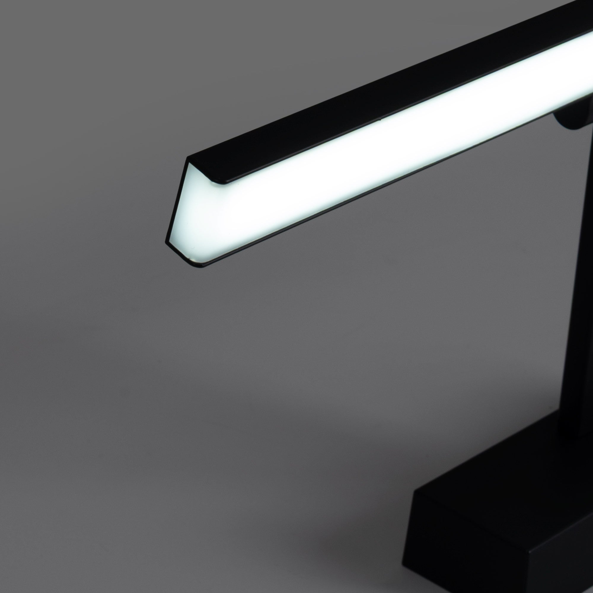 Aplique LED 4W con batería - Mando a distancia - CCT + DIM + Temporizador