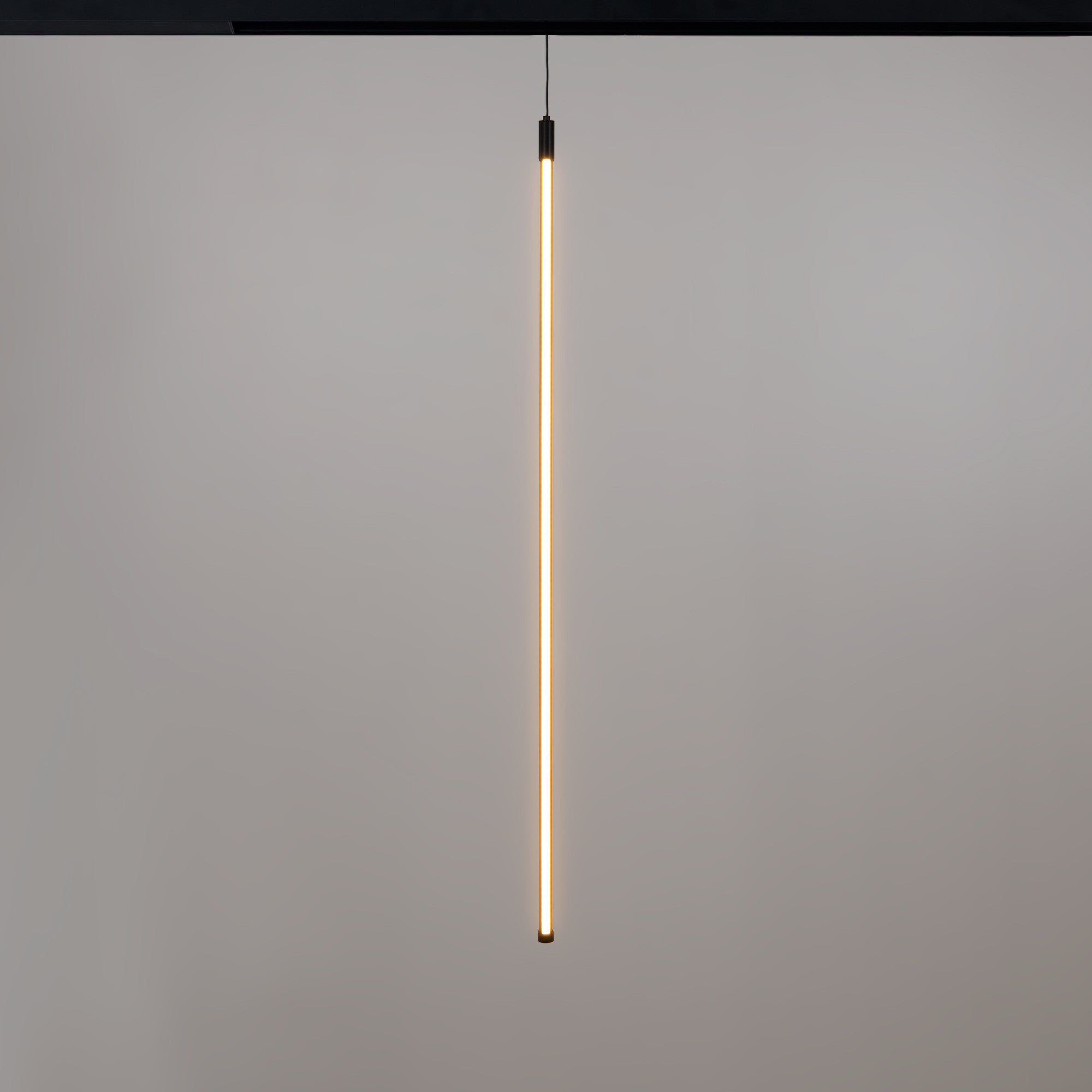 Lámpara colgante LED vertical para carril magnético - 48V - 15W - 2800K - Negra