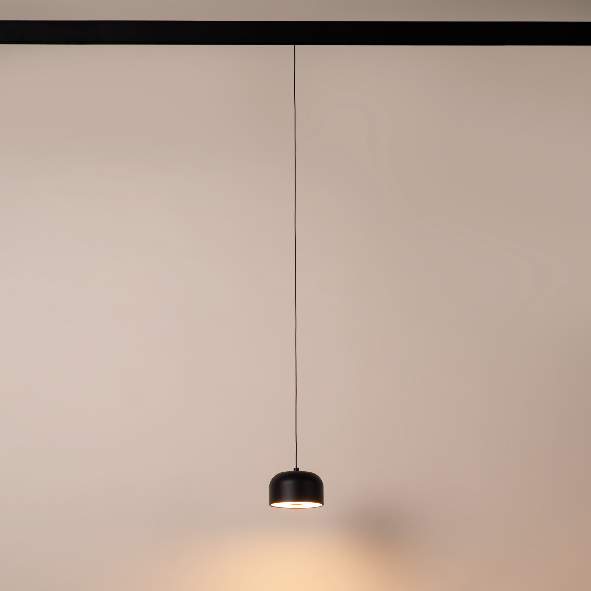 Lámpara colgante LED para carril magnético 48V "ESME"- 9W - 2700K - Driver Eaglerise - Chip OSRAM
