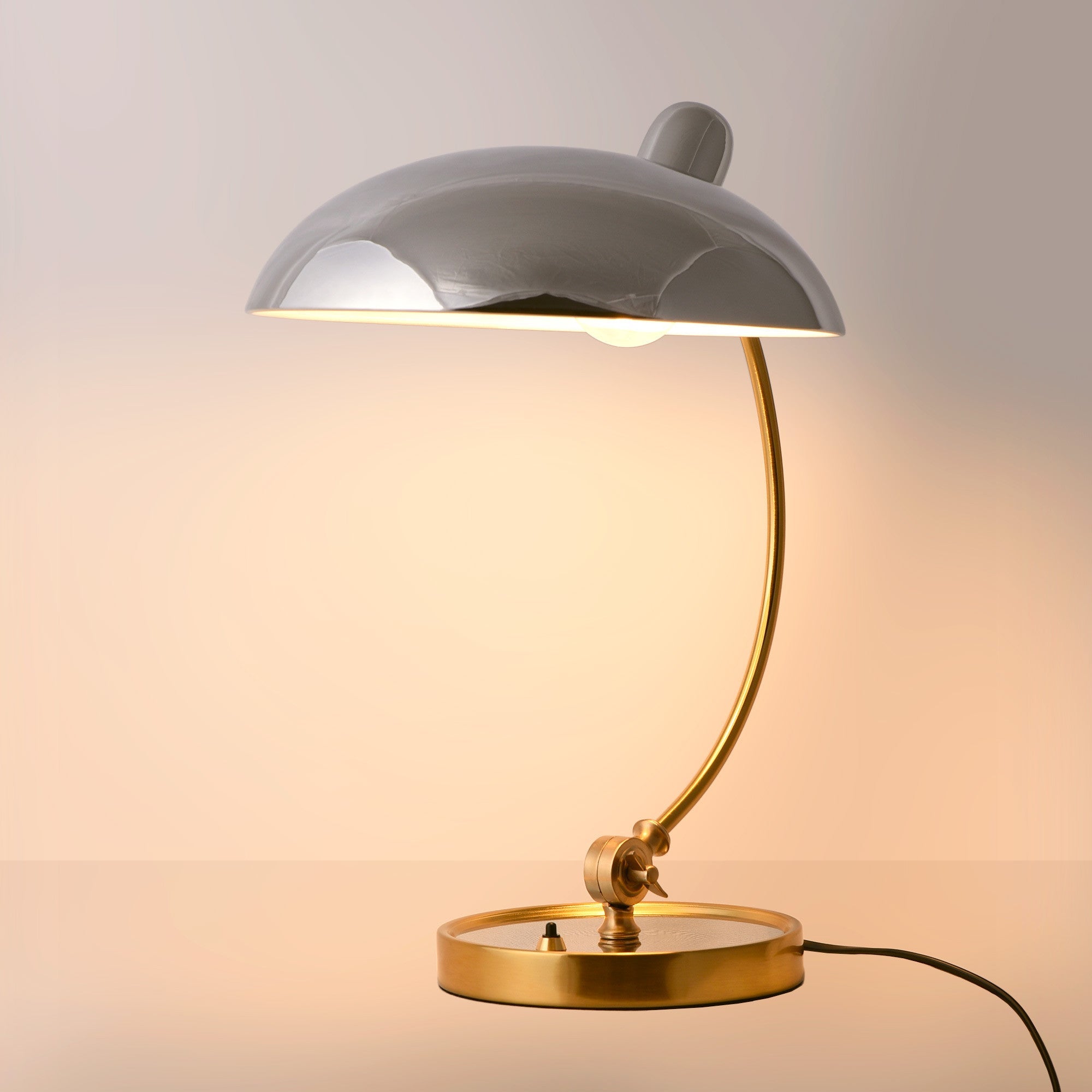 Lámpara de mesa de diseño "Ulia"