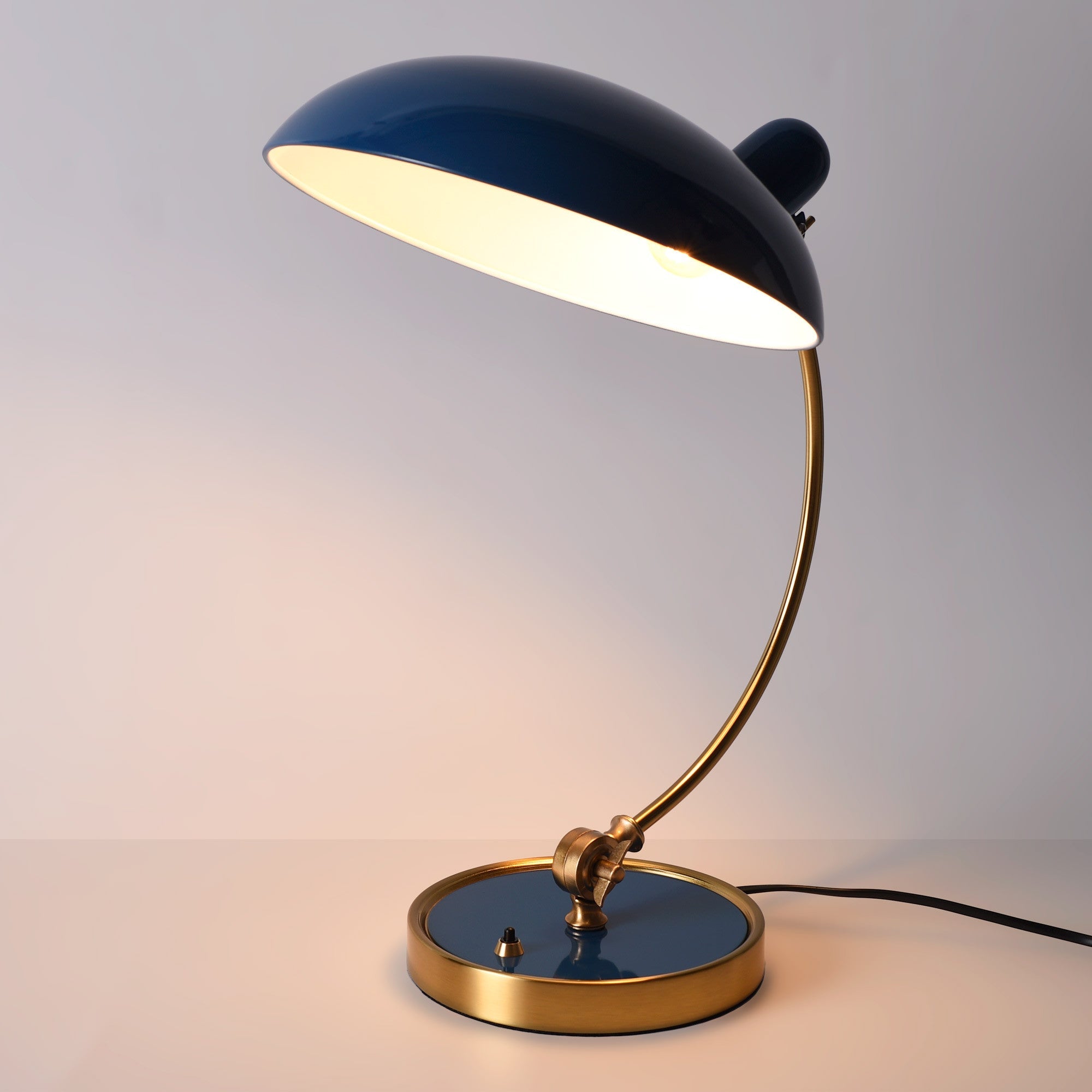Lámpara de mesa de diseño "Ulia"