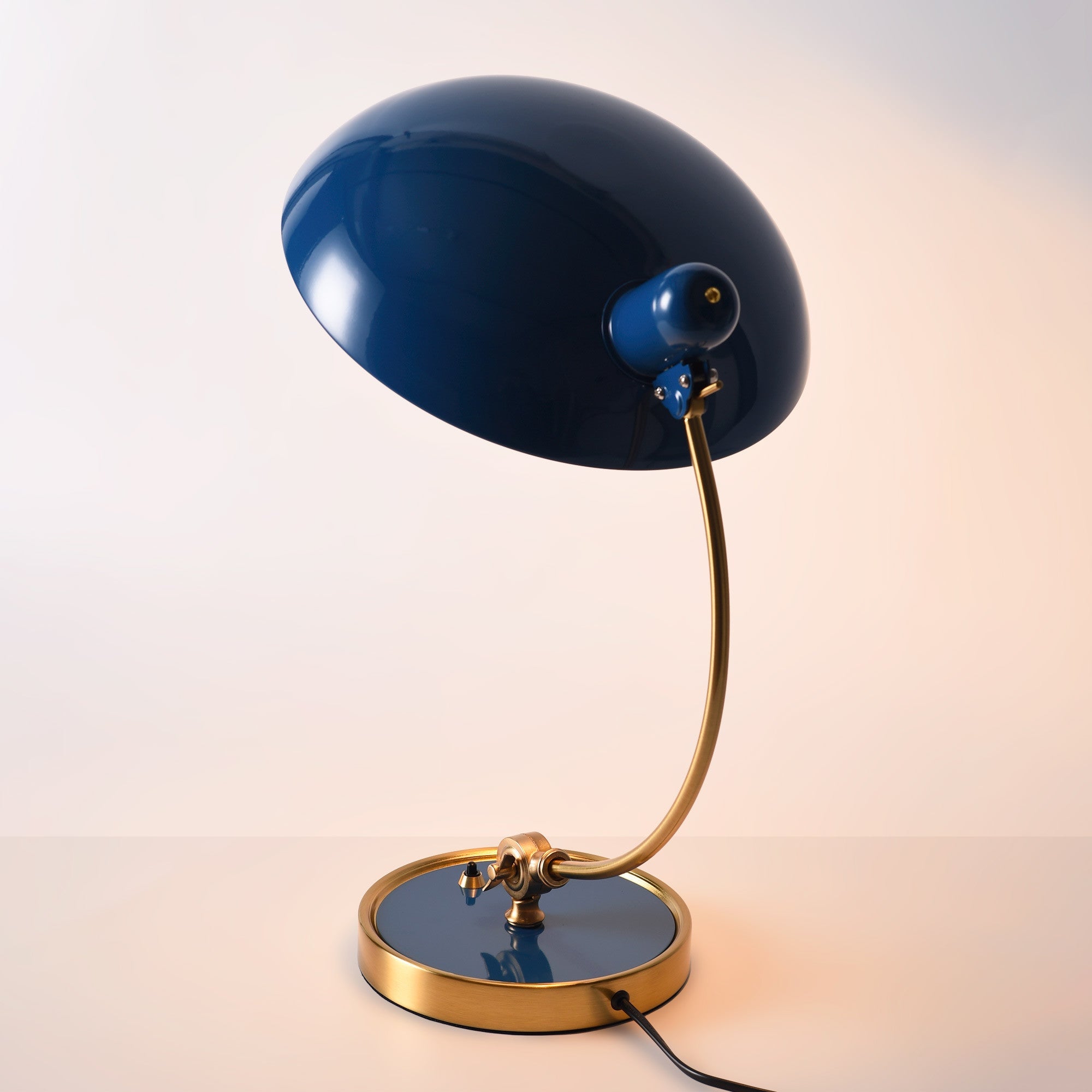 Lámpara de mesa de diseño "Ulia"