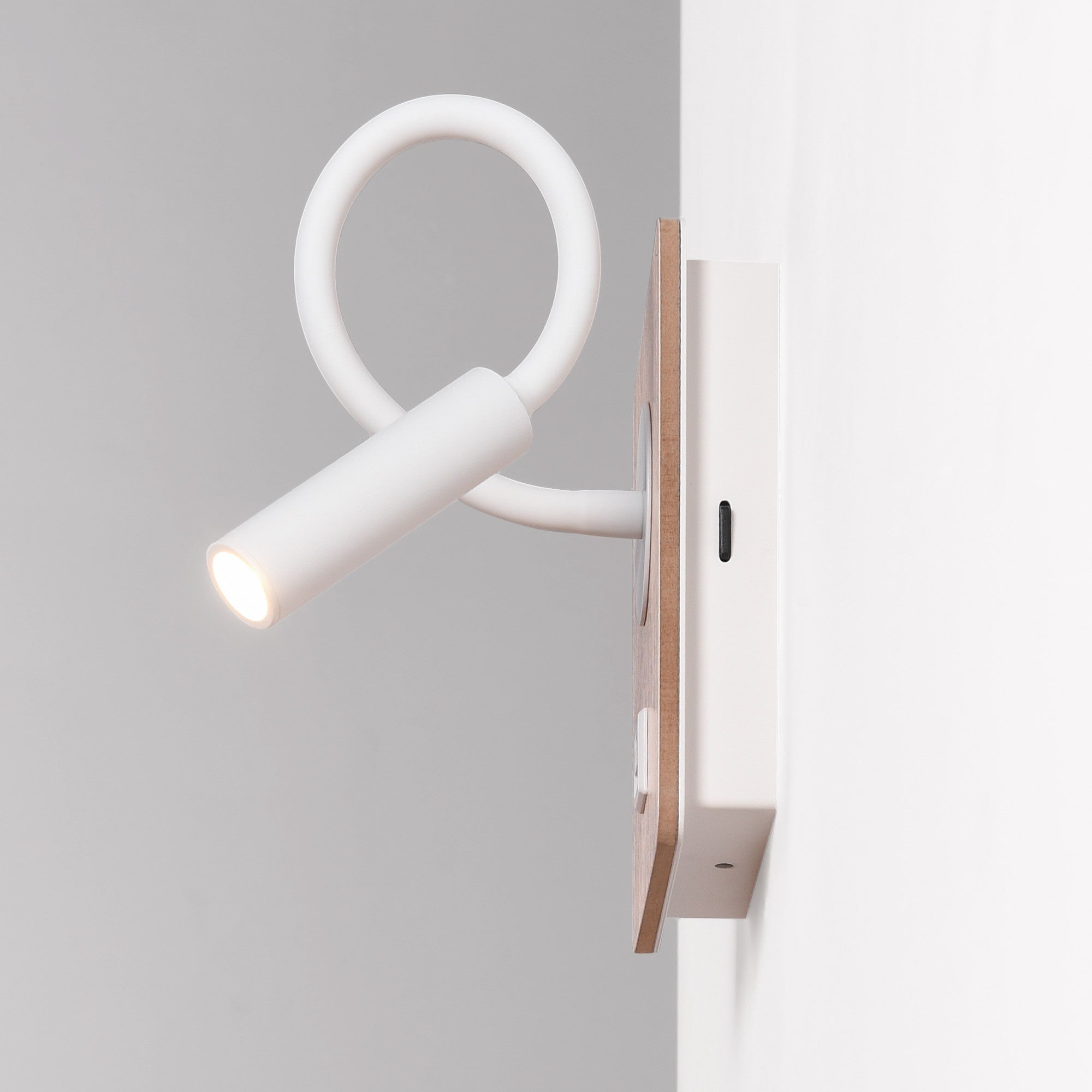 Aplique de pared flexible para lectura "LONDON" - Chip CREE - 3W - USB+USBC