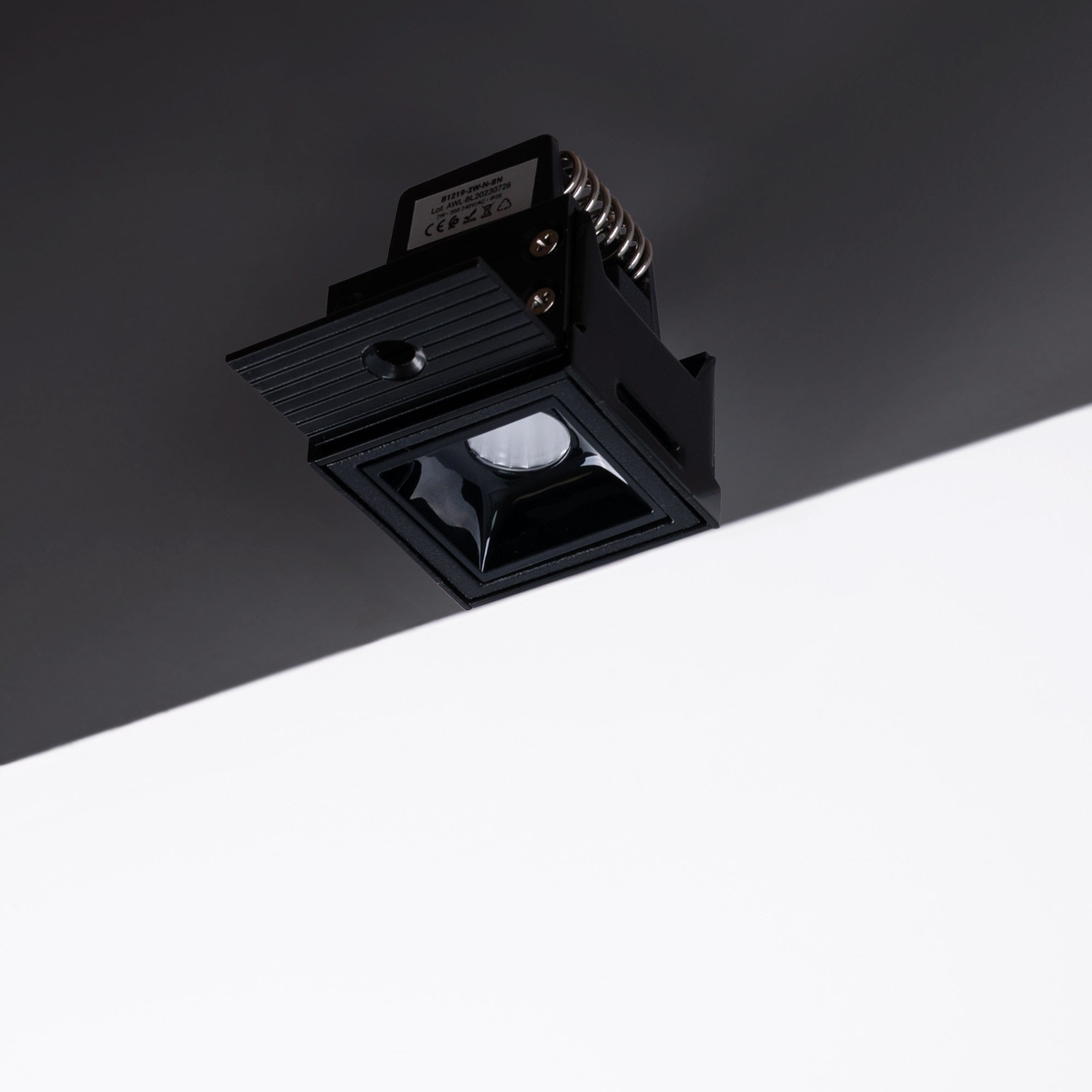 Foco lineal LED trimless / integración - 2W - UGR18 - CRI90
