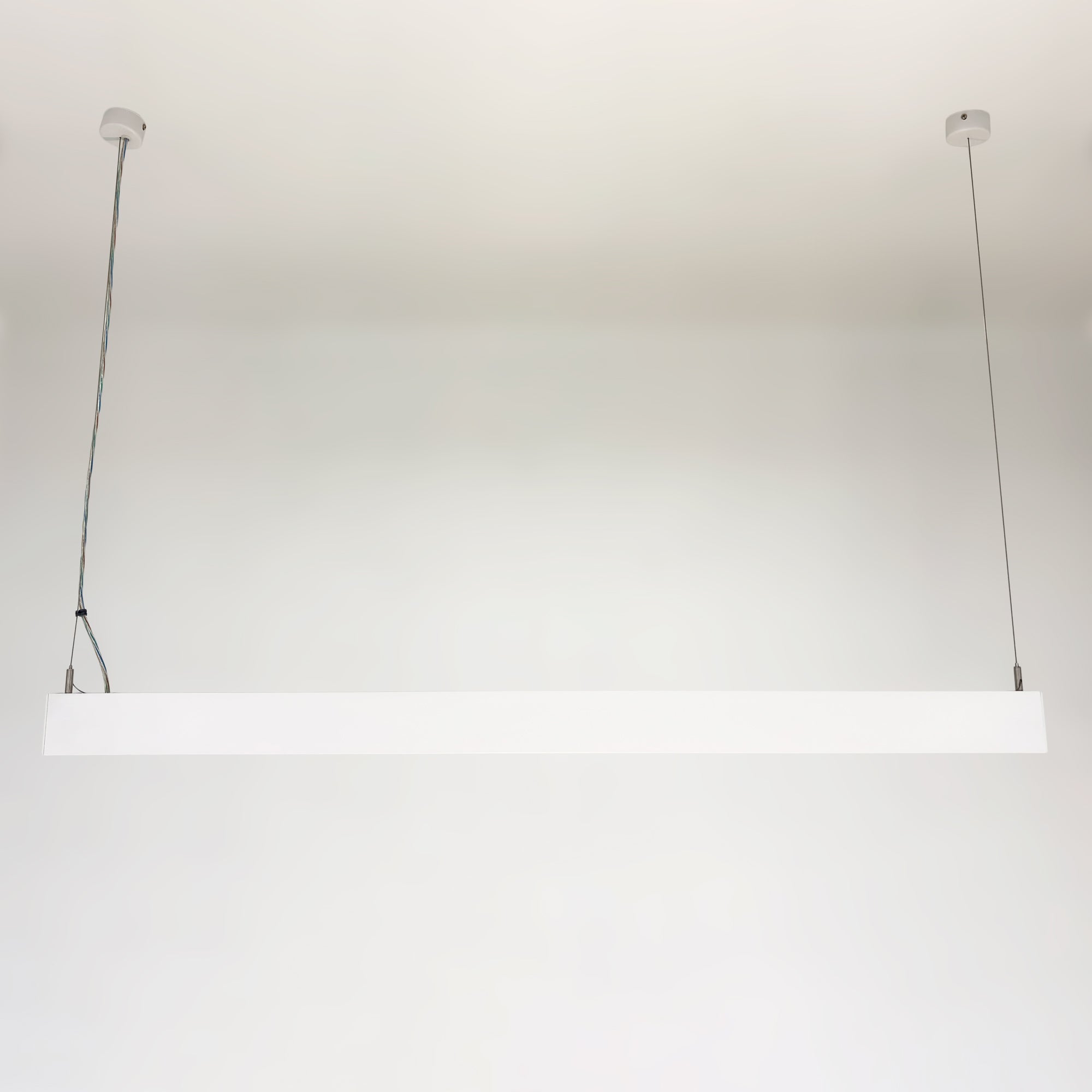 Luminaria lineal LED CCT - Suspensión/superficie - Potencia ajustable 20W/30W/40W - 120cm - UGR 17