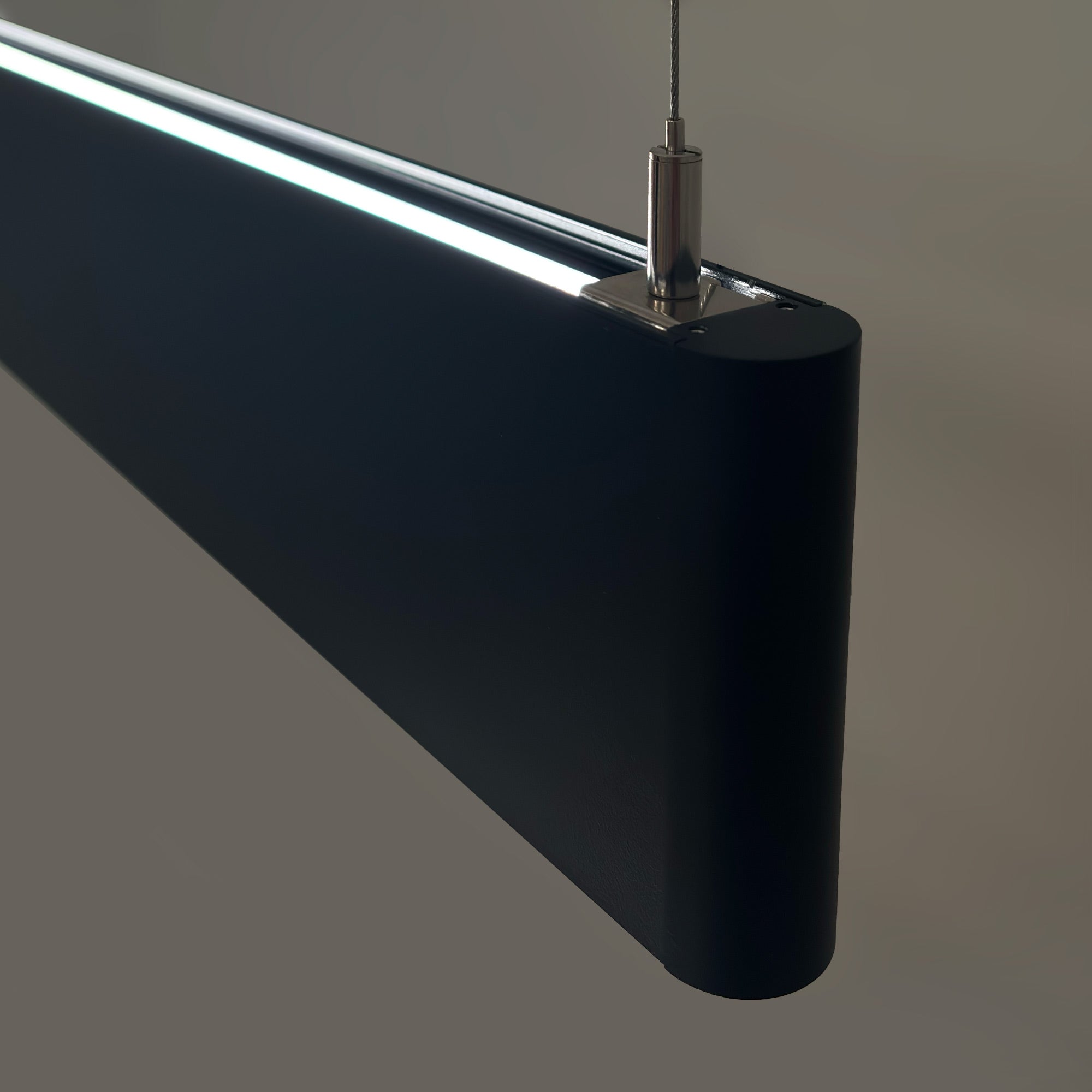 Luminaria lineal LED CCT - Bidireccional - Suspensión - Potencia ajustable 20W/30W/40W - 120cm - UGR 17