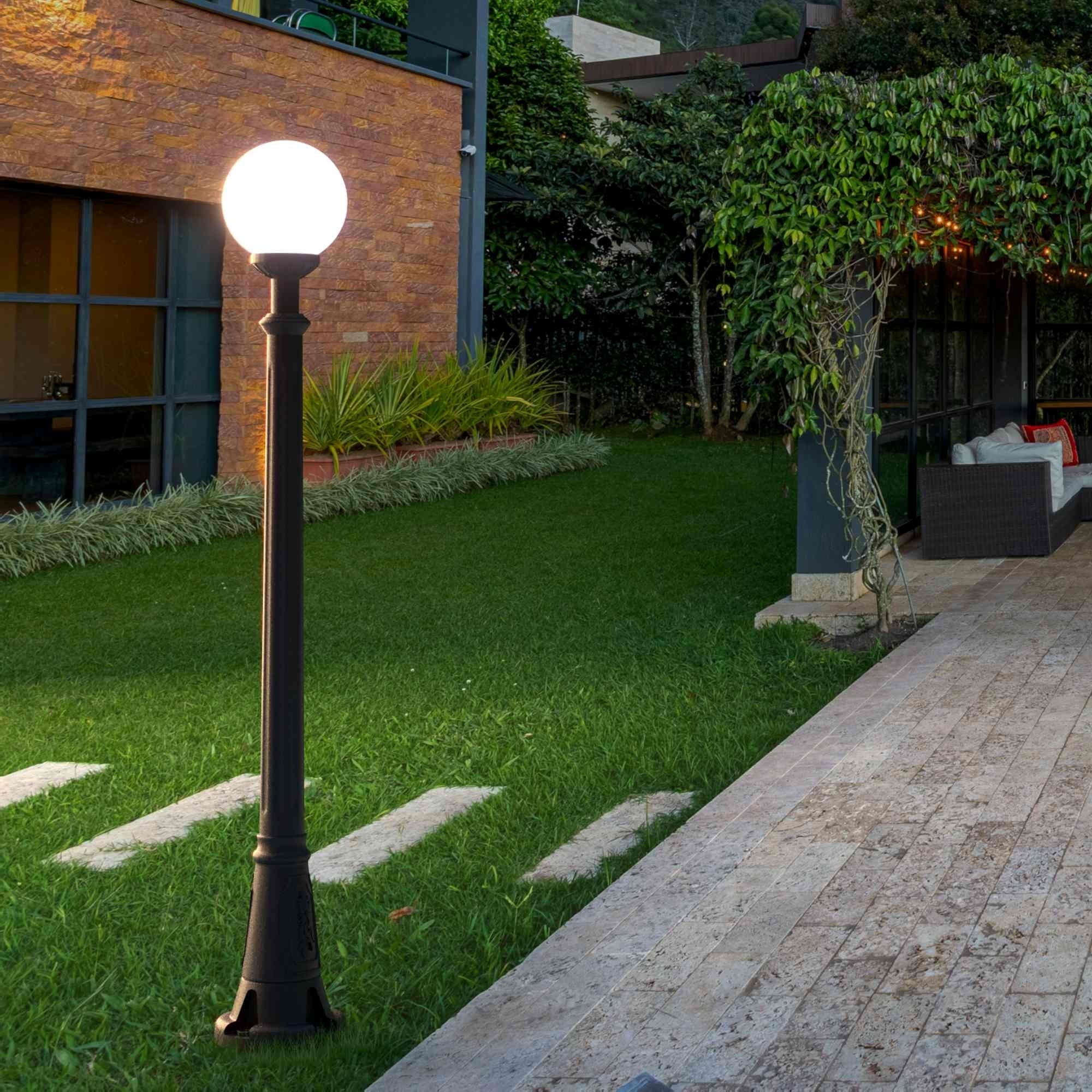 Farola exterior FUMAGALLI "GLOBO ARTU/G250" - 8.5W - E27 - CCT - Poste 1.5mts